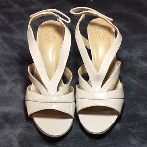 Naturalizer Delfina nude heels
